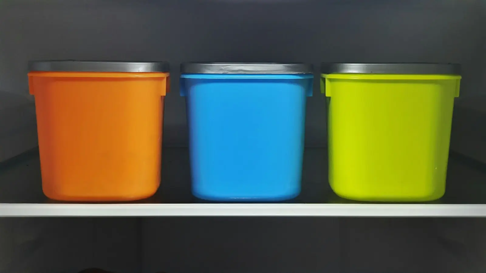 Coloured tubs – matched to your palette